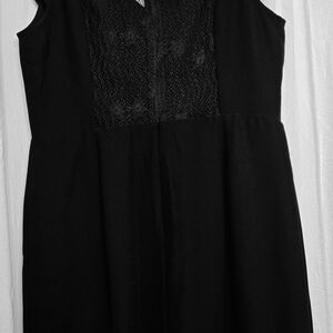 19 Cooper Black Midi Dress with Lace Detail